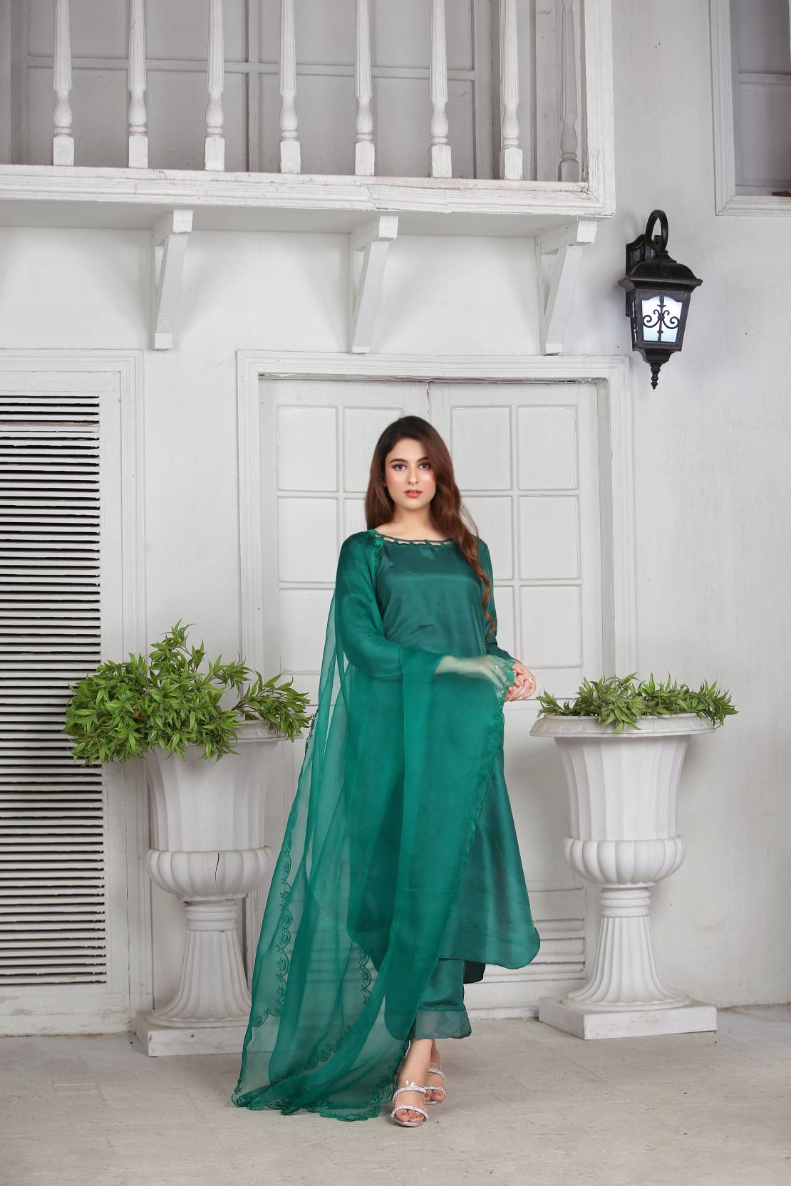 Bold Green 80 gram Silk Suit