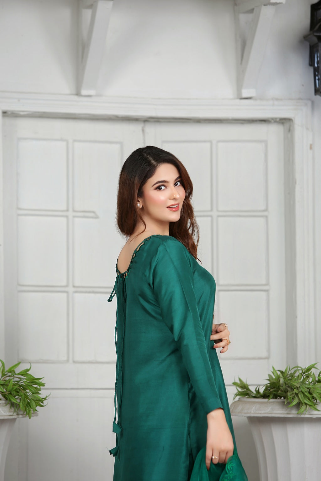 Bold Green 80 gram Silk Suit