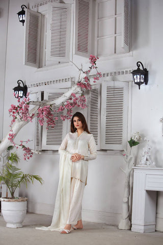 Ivory Coloured Luxurious Viscose
